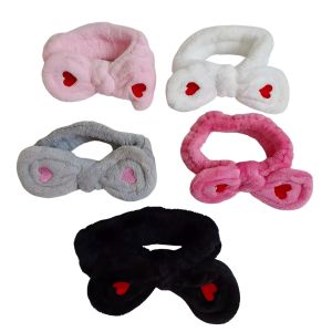 FAIXA PARA MAQUIAGEM PELUCIA CORES DIVERSAS COM CORAÇÃO VERMELHO - MEY - imagem 1